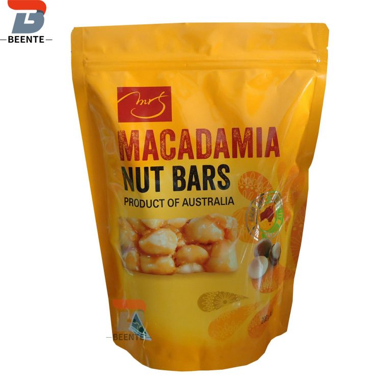 Confezionamento di sacchetti per patatine e confezionamento di buste per snack